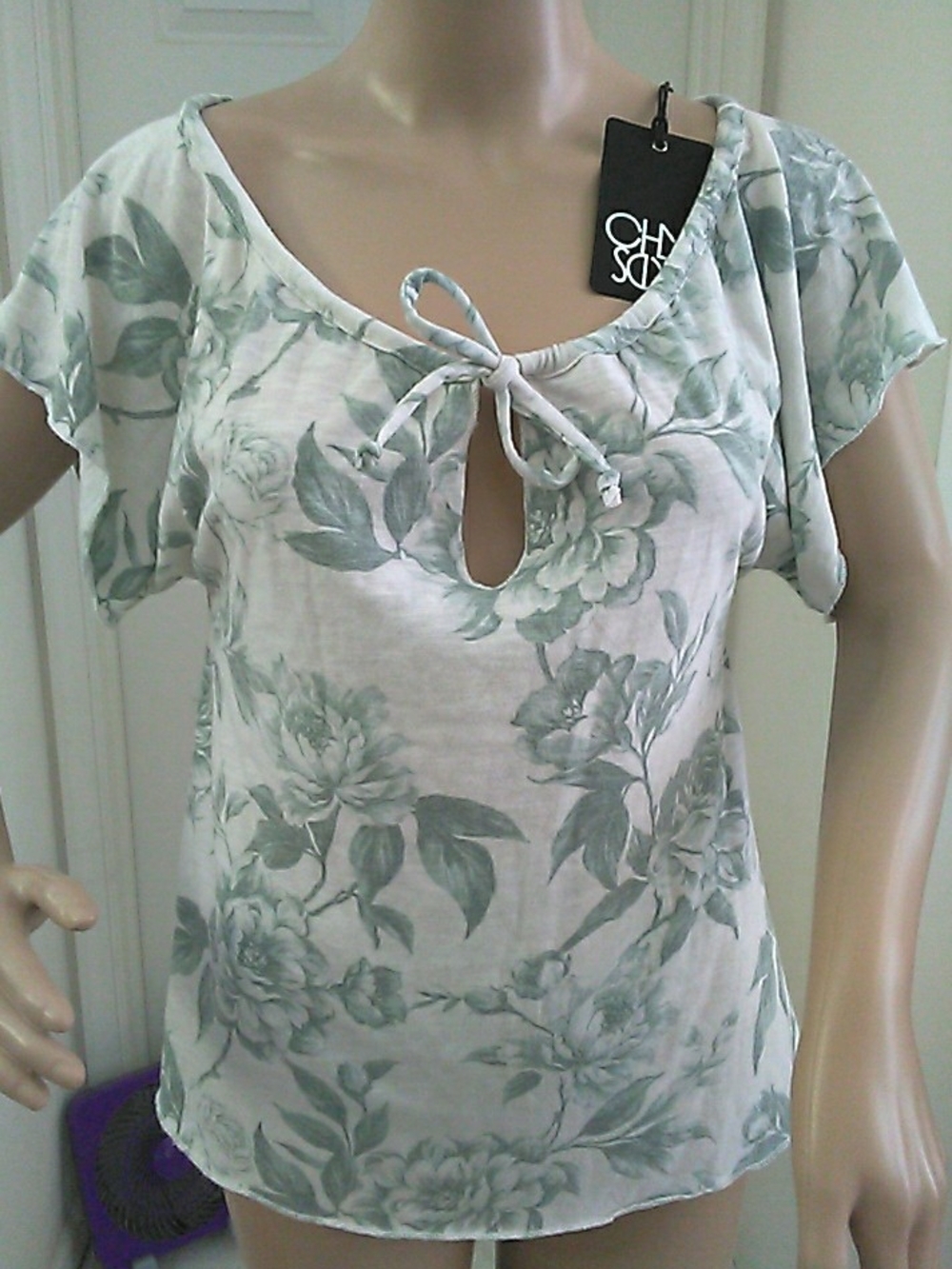 NWT CHASER Floral Tie-Front Short Sleeve Top - Sage Green + WHITE SOFT SZ. SM